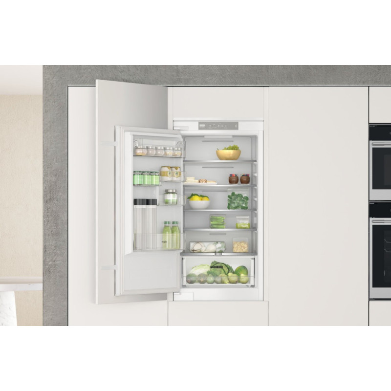 Вбудований холодильник Whirlpool WHC18 T311