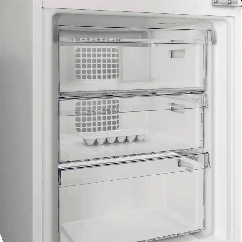 Холодильник Indesit KINH1271B4E