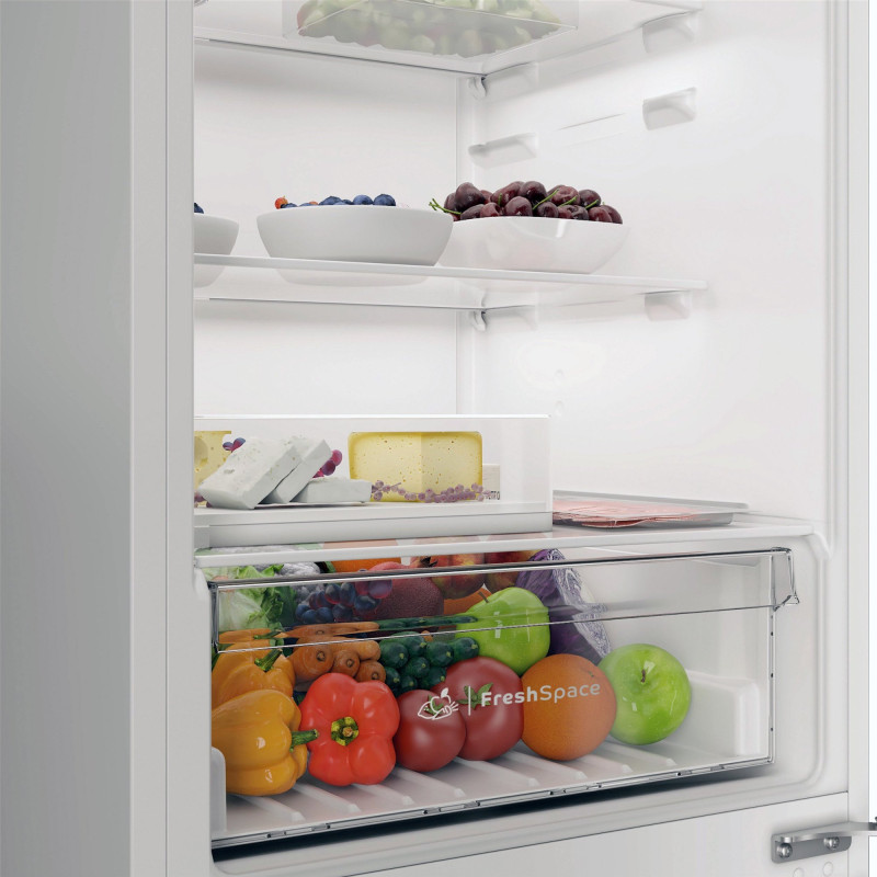 Холодильник Indesit KINH1271B4E