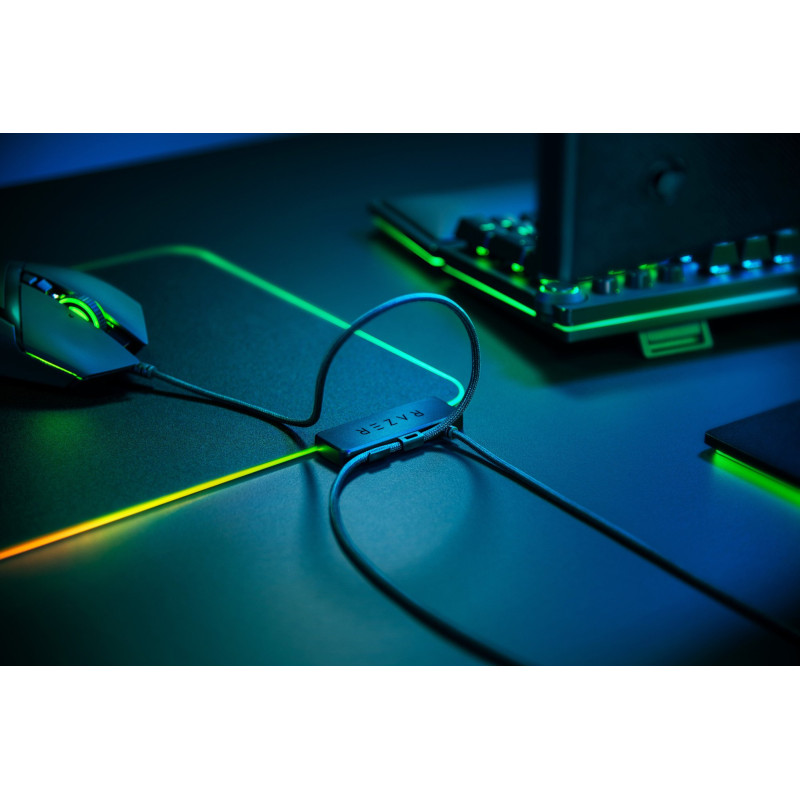 Ігрова поверхня Razer Firefly V2 RGB M (355х255х3мм) (RZ02-03020100-R3M1)